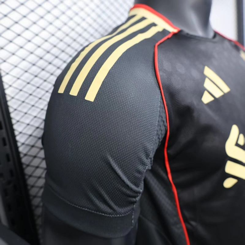 LIVERPOOL BLACK 25/26 MAN (PLAYER VERSION)