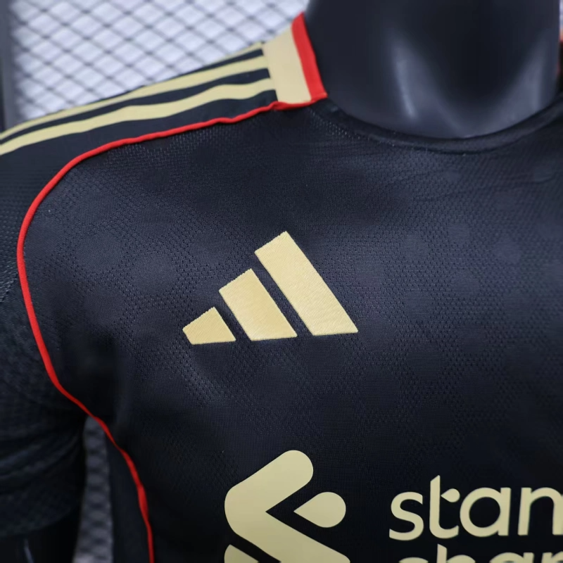 LIVERPOOL BLACK 25/26 MAN (PLAYER VERSION)