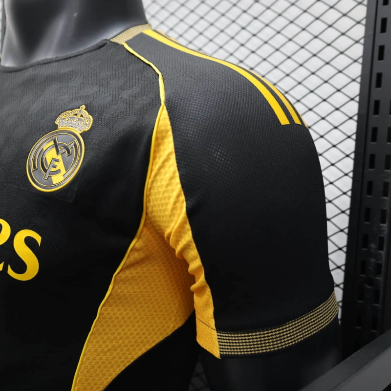 REAL MADRID LIMITED EDITION I 25/26 MAN (PLAYER VERSION)