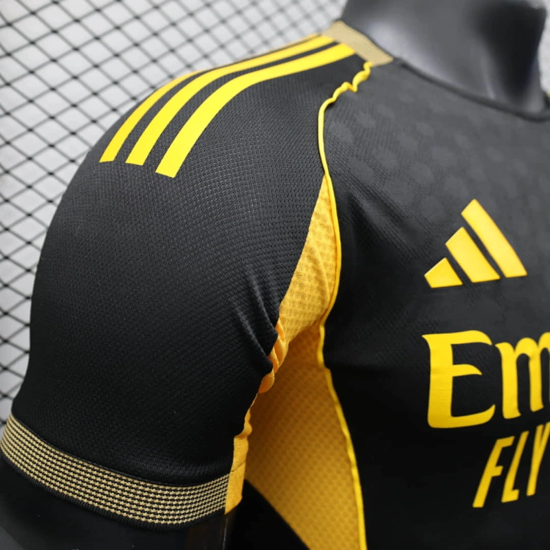 REAL MADRID LIMITED EDITION I 25/26 MAN (PLAYER VERSION)