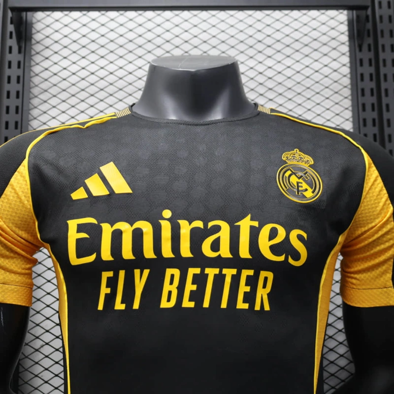 REAL MADRID LIMITED EDITION I 25/26 MAN (PLAYER VERSION)